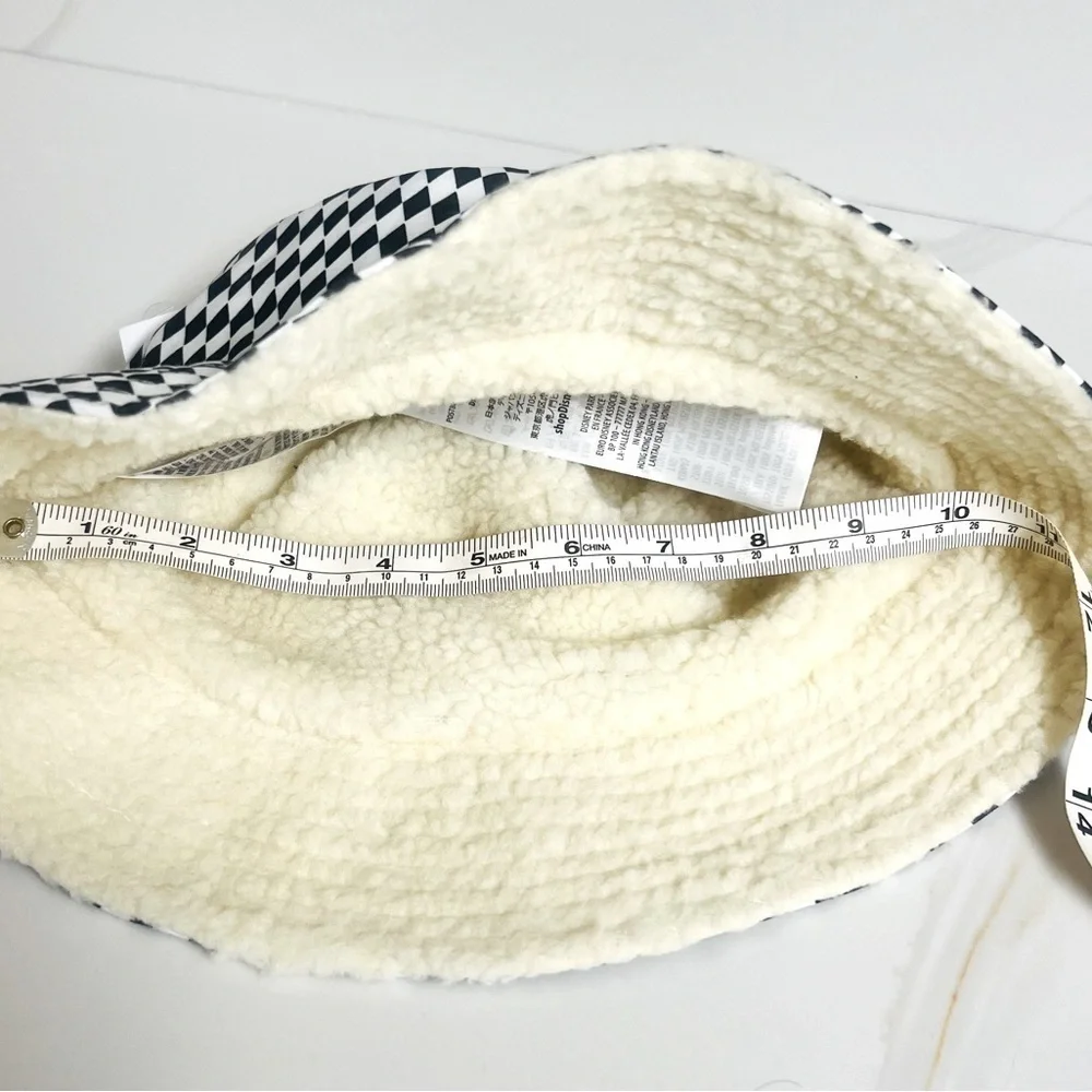 New Disney Parks White Rabbit ALICE IN WONDERLAND Sherpa Lined Bucket Hat